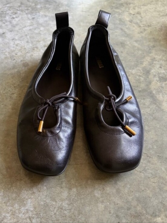 ALOHAS Shoes - ALOHAS Black Leather Ballet Flats with Gold-Tip Drawstring